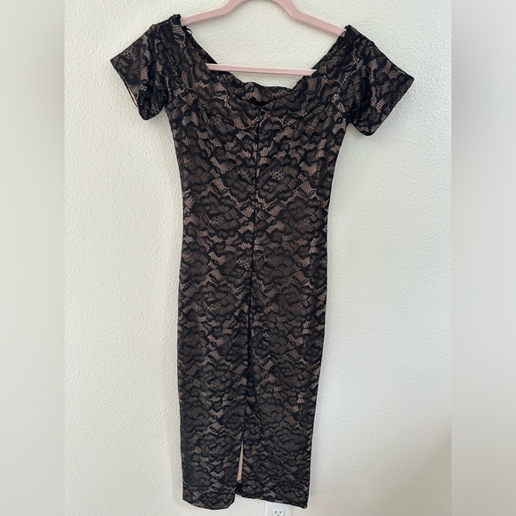 Cute lace with nude lining dress. - Picture 3 of 3